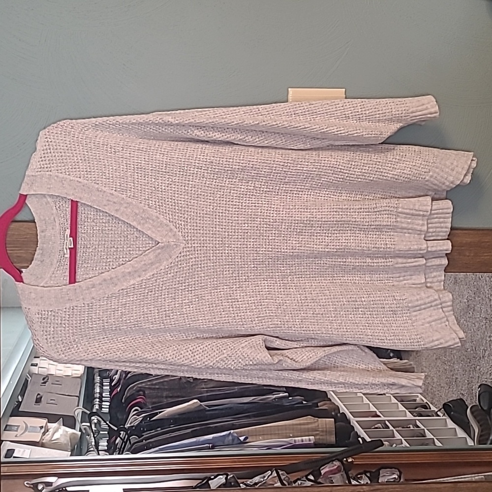 Oversized American Eagle XL gray v-neck sweater
